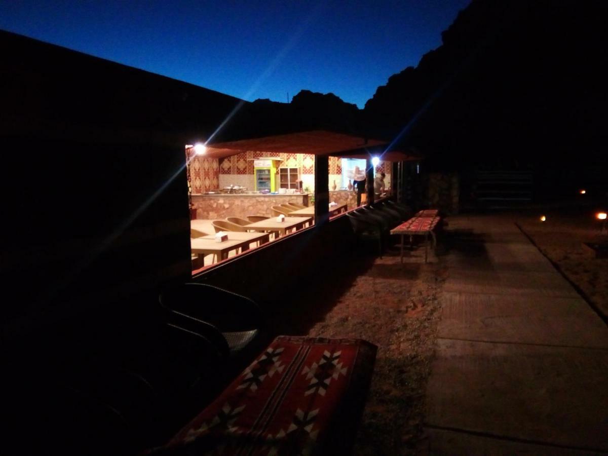 Wadi Rum Caravan Camp Ngoại thất bức ảnh